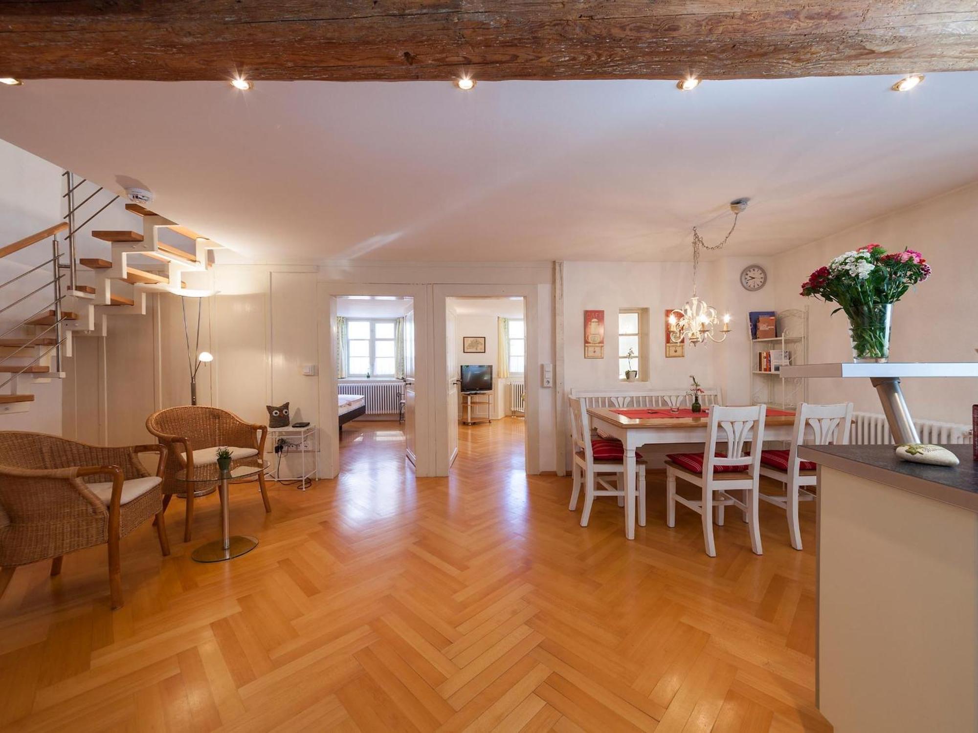 Hensler Apartment *